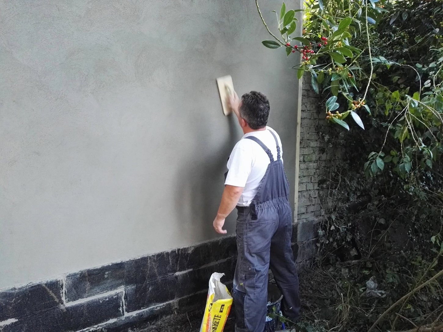Gevelstucwerk – eigen projectfoto Klusbedrijf Ceasar